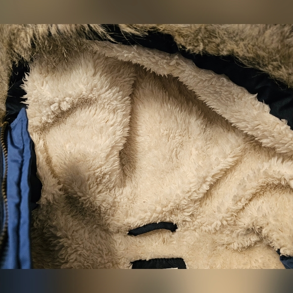 Old Navy Navy and Black Puffer Jacket. Size:M - Picture 4 of 7